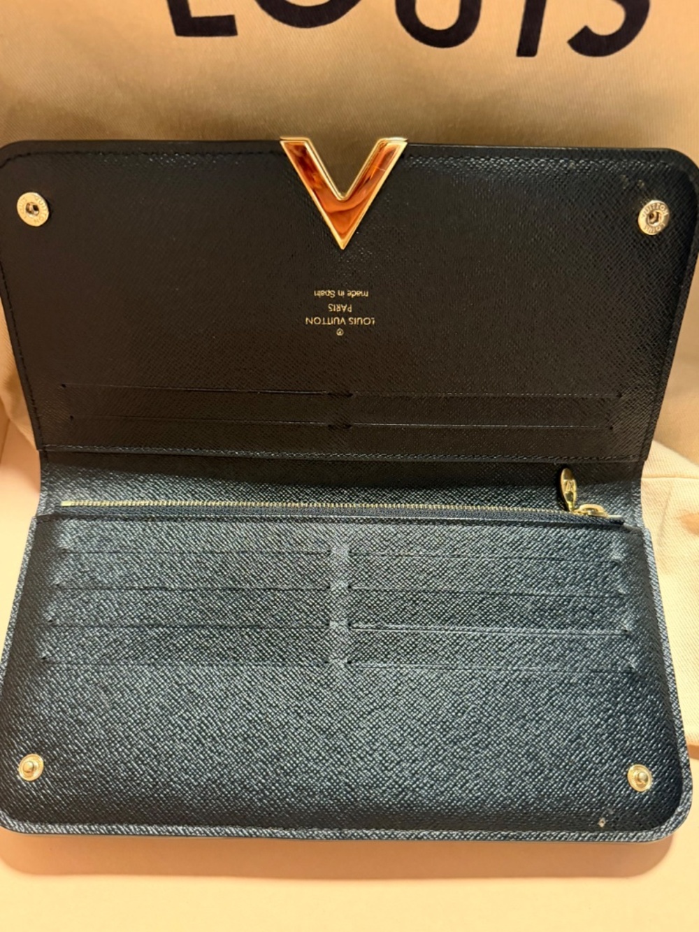 Handbag - Picture 12 of 13